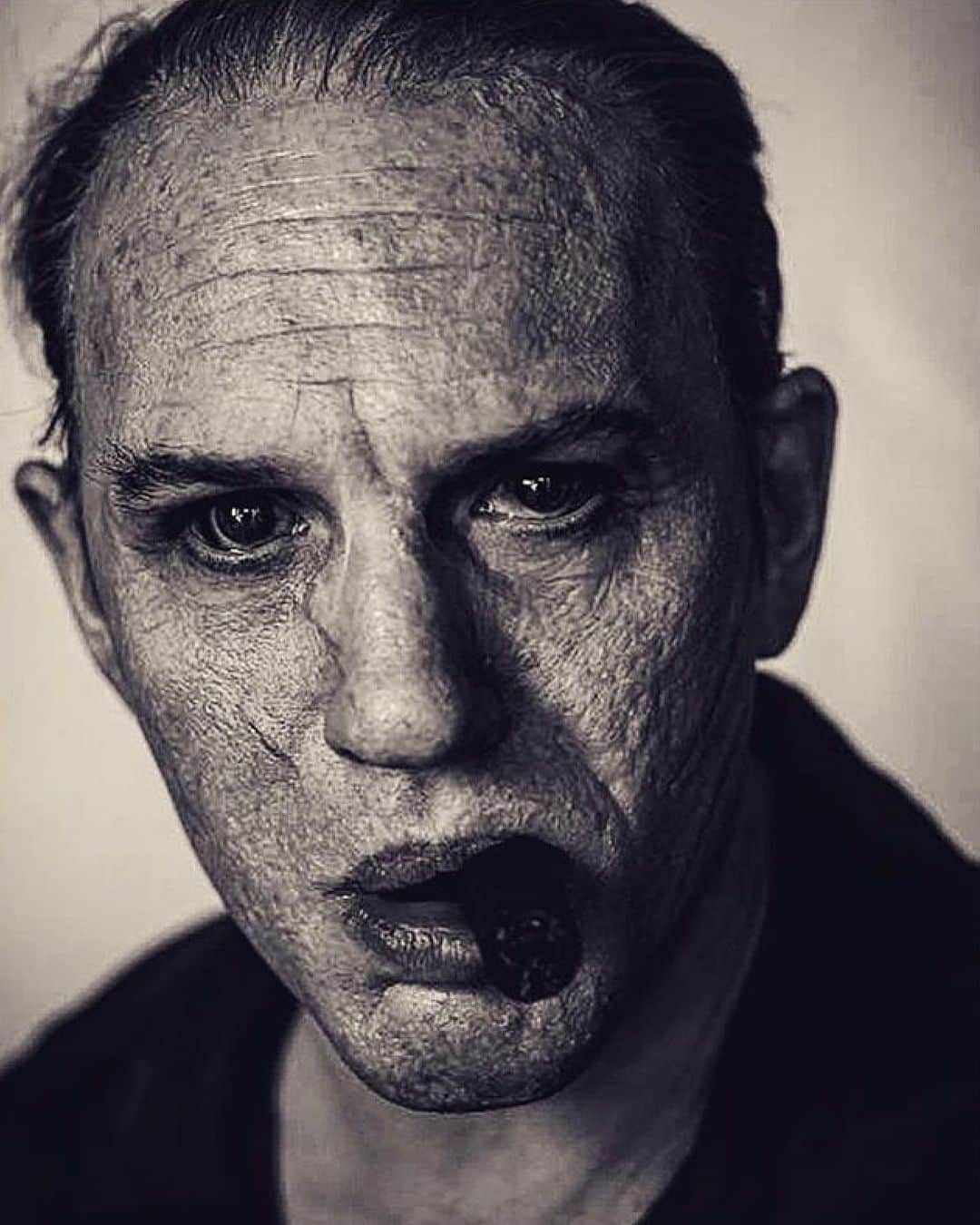 Tom Hardy es una leyenda del crimen en el primer TRAILER de la próxima película 'Capone'