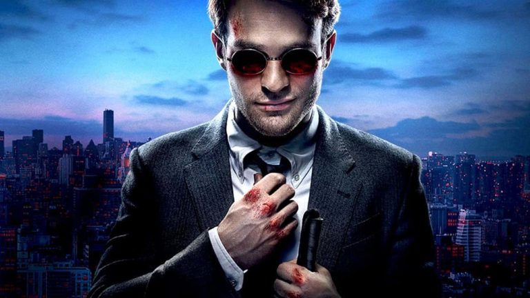 La estrella de Daredevil, Charlie Cox, se vistió como Matt Murdock en el homenaje a Stan Lee.