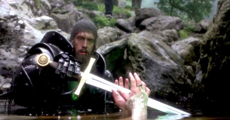 ¡Netflix ha encargado una serie de televisión al guionista de 'The Dark Knight Returns', Frank Miller! - Mundo del Cine