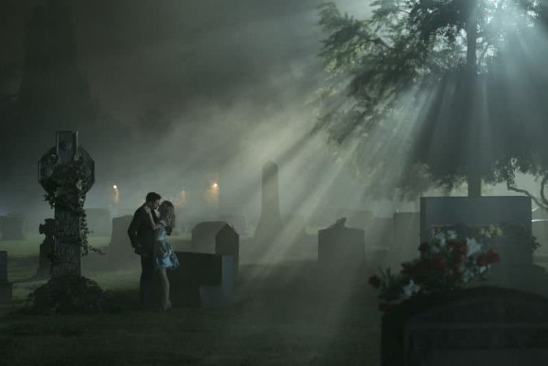 Tráiler: Into the Dark (2018– )