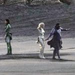 Imágenes de Marvel 'Los Eternos' desde el set revelan a Angelina Jolie como Thena en un traje de superheroína y otros personajes.