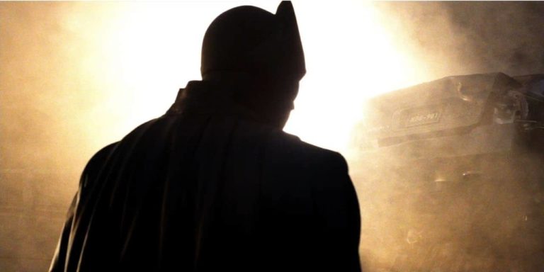La imagen de Fanov muestra cómo se vería Batman en el Arrowverse.