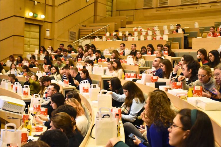 Cine en EFZG: Inteligencia artificial – un proyecto que une educación y proyección de películas