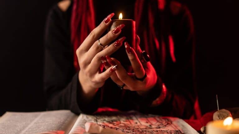 Series sobre brujas: 9 oscuros y misteriosos favoritos