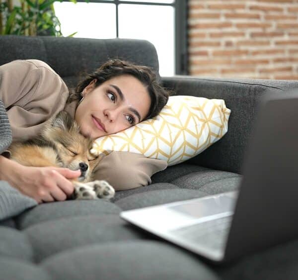 ¿Cuáles son las películas más extrañas de todos los tiempos? Aquí hay 9 títulos interesantes.